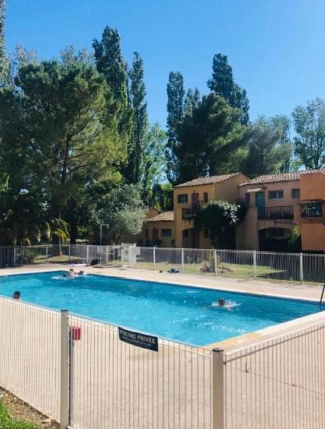 Appart Dans Residence Avec Piscine A Арль Экстерьер фото